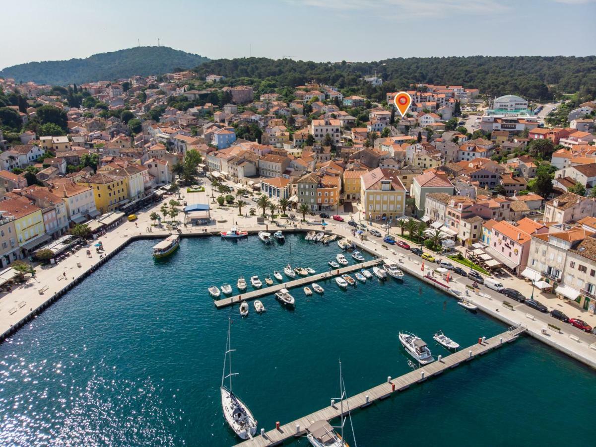 Отель Vila Bugevilija Мали-Лошинь Экстерьер фото